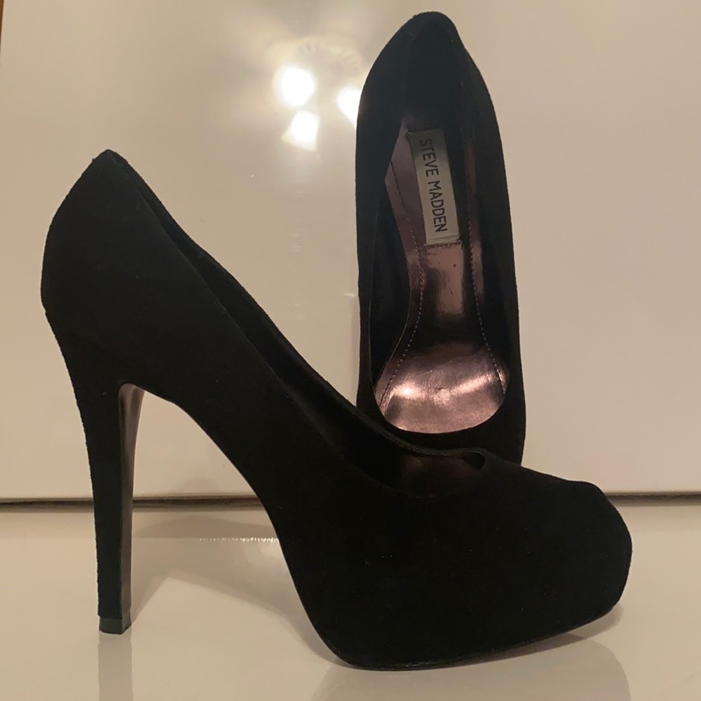 Steve Madden Suede Pumps